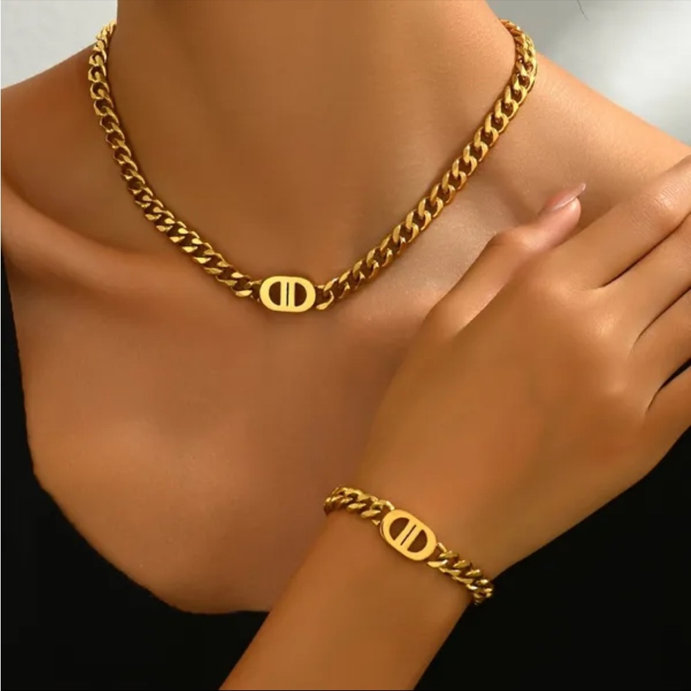 🎉New Chic Gold Chain Necklace and Bracelet Set
